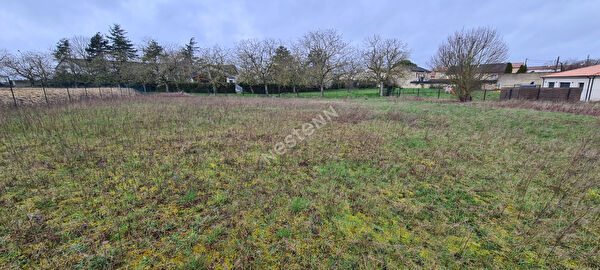 Terrain constructible Neuville De Poitou 1613 m2