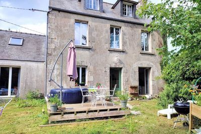 Jolie maison - 120m2 - Parcelle de 2500m2. Le charme de la campagne au bord de la ville, Plouigneau