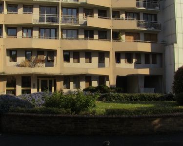 Parking sécurisé à Vanves à 150 m du Métro 