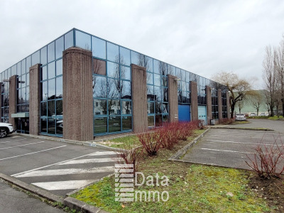 Local commercial 1067 m²