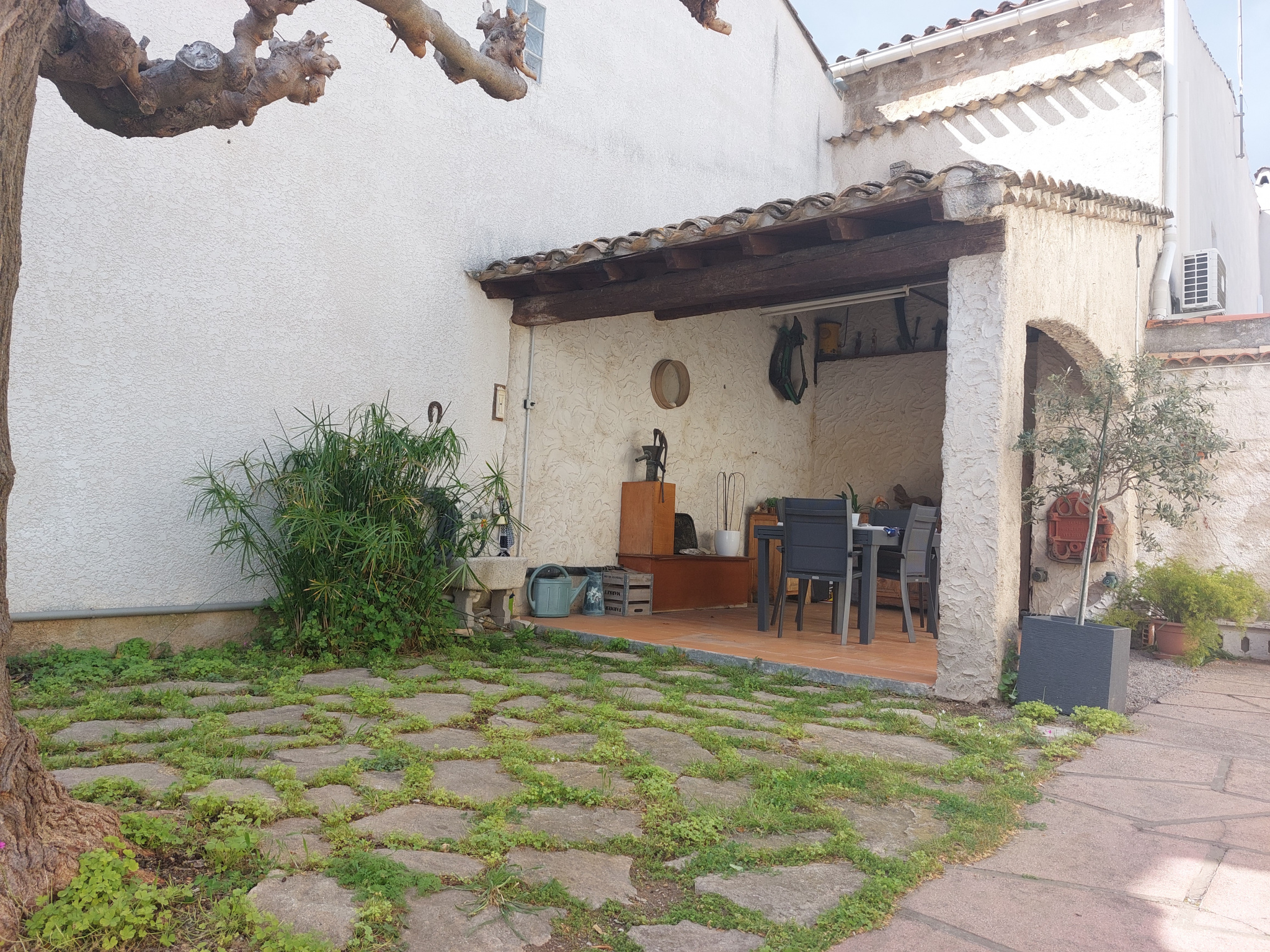 Mauguio à louer appartement  meublé de type 2 avec parking  