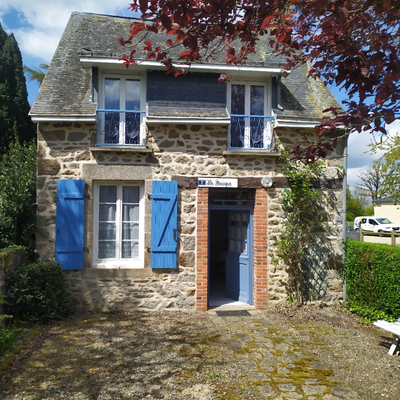 Maison en pierre de 75 m² avec terrain de 979 m² 