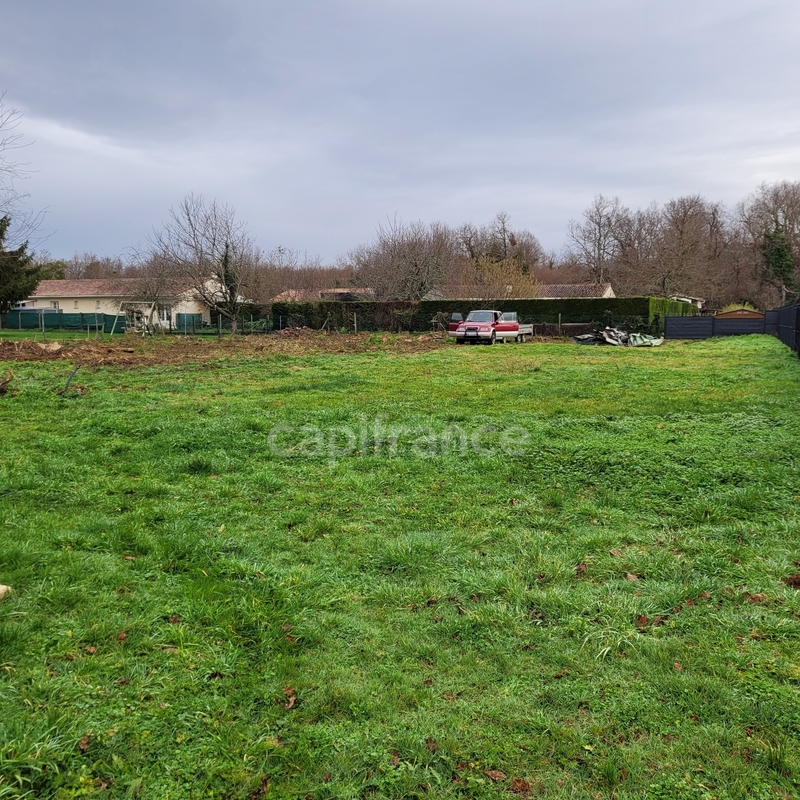 Dpt Gironde (33), à vendre CISSAC MEDOC terrain - Terrain de 1 499,00 m²