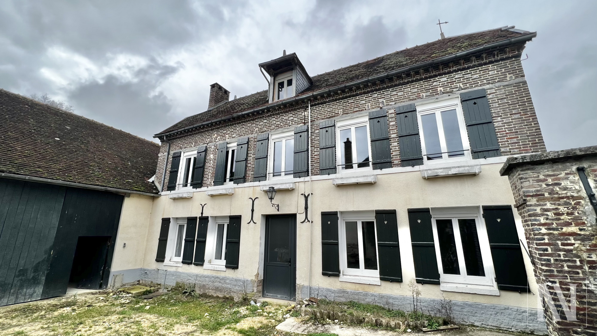 Vente d'une belle bâtisse à rénover de 235m2 à Estissac 