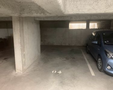 Place Parking sécurisé La Madeleine 10 900