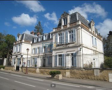 Local 904 m² Auxerre
