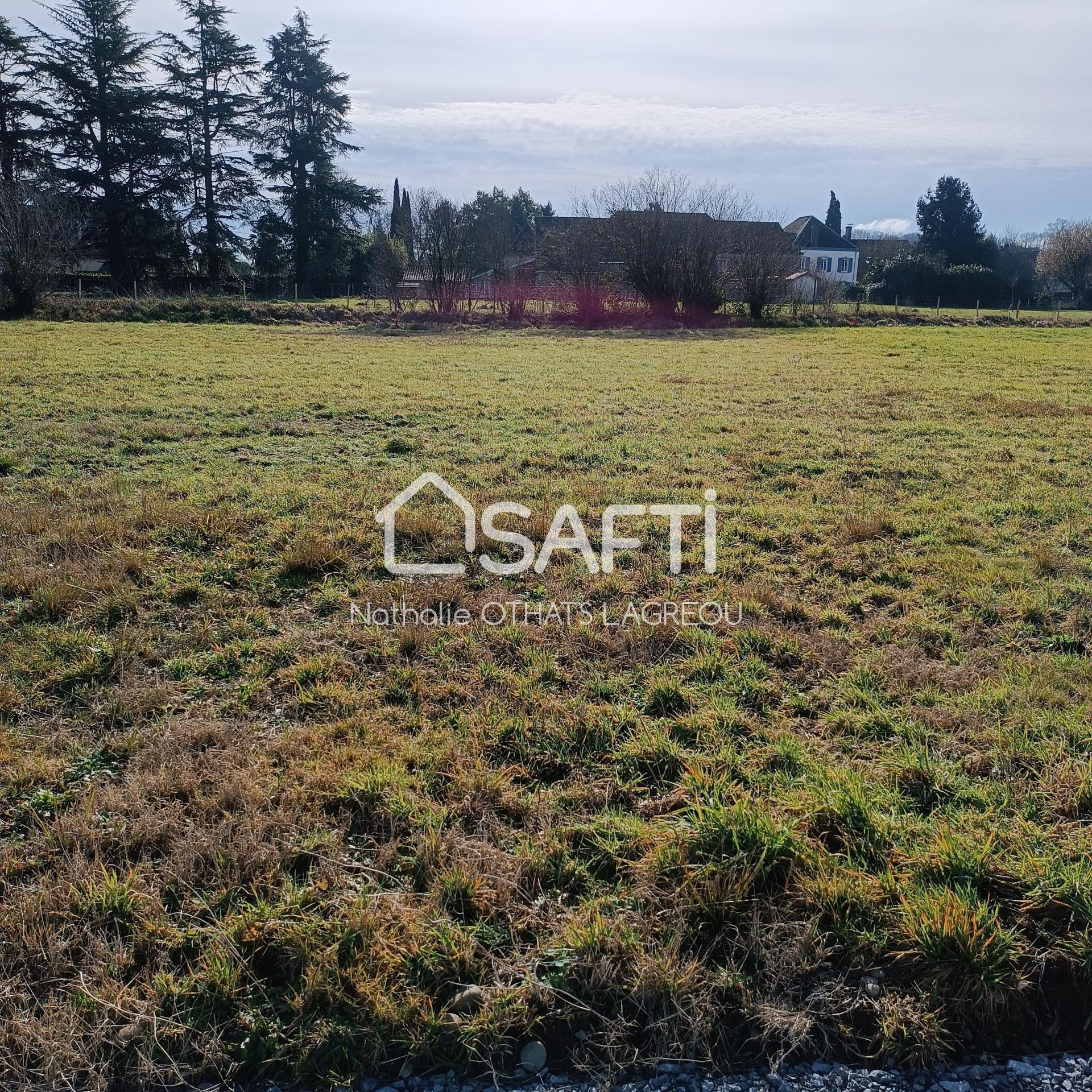 "Construisez Votre Rêve: Terrain plat Viabilisé à deux pas de Navarrenx de 1075m² " À Saisir!