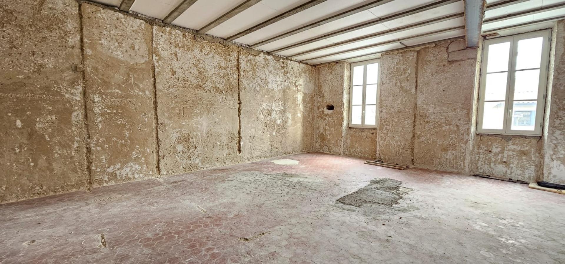 Appartement de 85m2 à rénover sur plateau