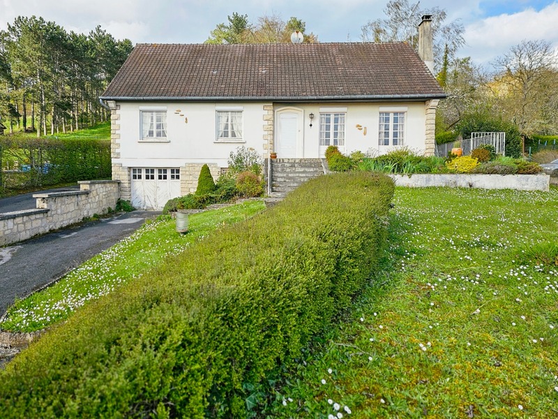 JOLIE MAISON DE VILLAGE DES ANNÉES 70, AVEC 5 CHAMBRES