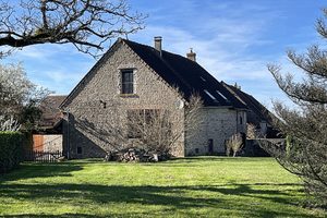 Grande maison confortable, non isolée, dans un hameau, avec un