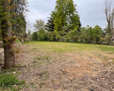 Terrain constructible de 800 m2