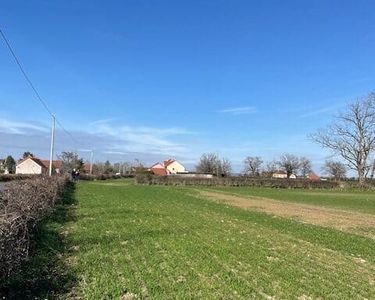 Terrain 1 000 m² Vitry En Charollais