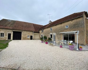 Ancien corps de ferme entièrement rénové