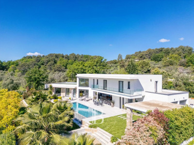 Maison contemporaine à pied du village de Valbonne, 5 chambres