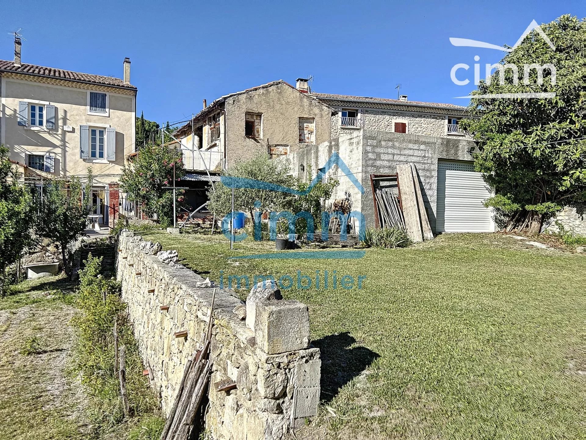 Maison de village à fort potentiel avec terrain 