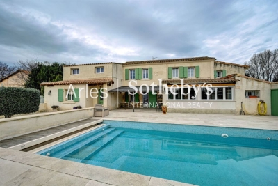 Mas provençal avec piscine et appartement indépendant