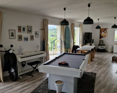 Villa 8 pièces 250 m²