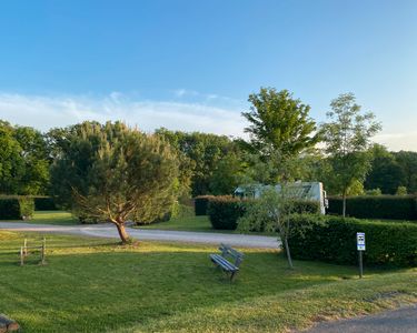 Camping-restaurant 4 étoiles à vendre en région centre