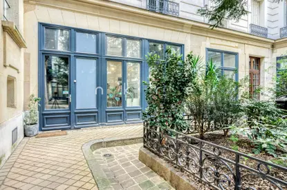 Immobilier professionnel Location Paris 9e Arrondissement  104m² 3750€