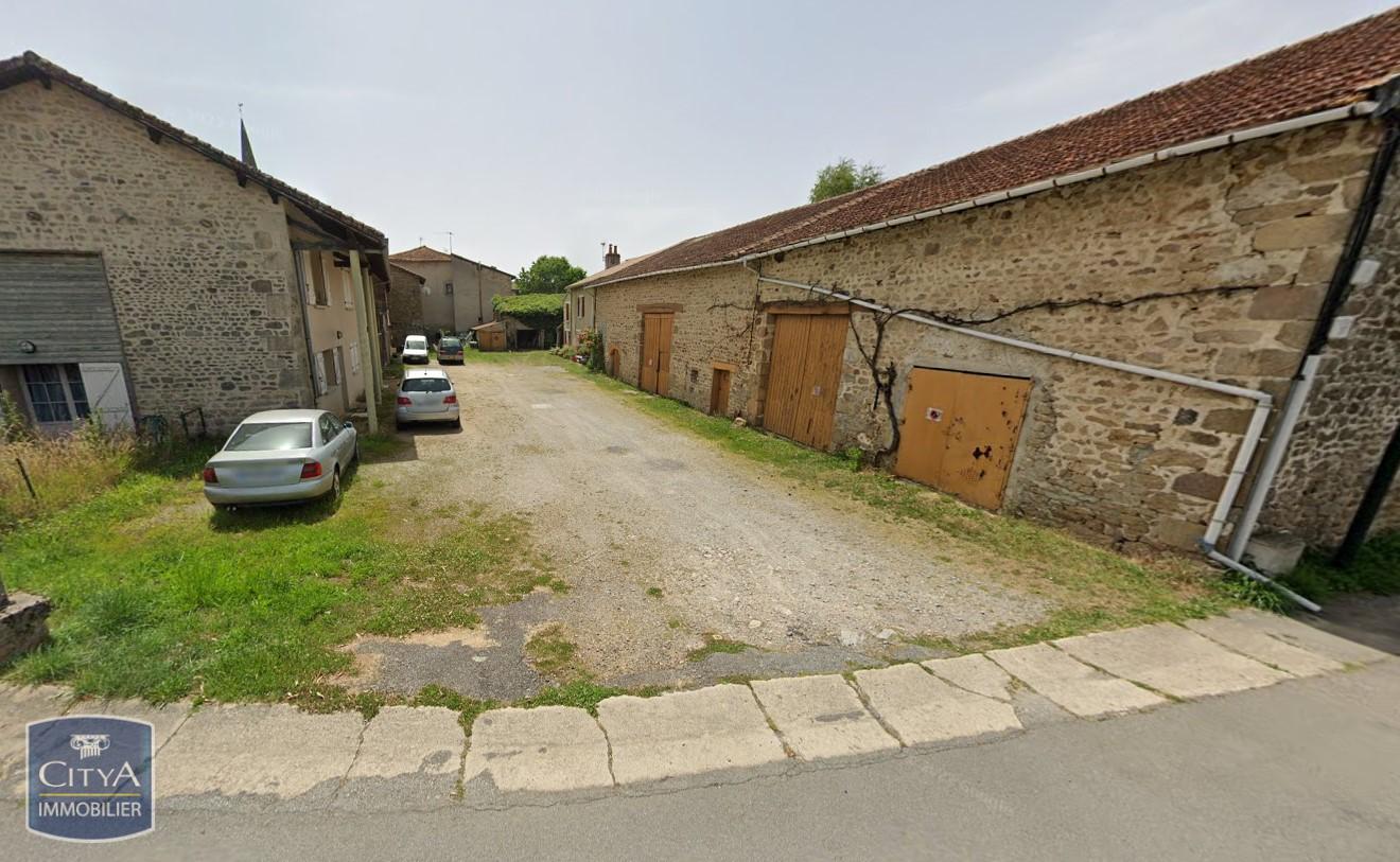 Parking - Garage Location Saint-Pardoux-le-Lac   53€