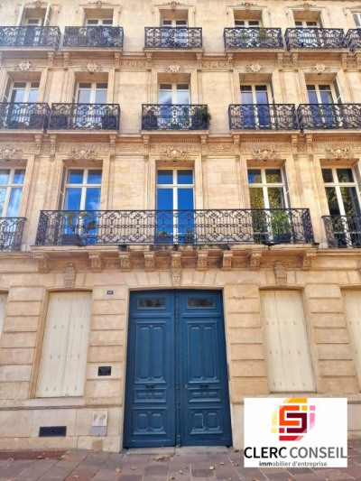 Immobilier professionnel Location Rouen  64m² 640€