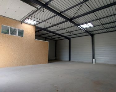 A LOUER, LOCAL D'ACTIVITE 340 m2 NEUF STOCKAGE / BUREAUX