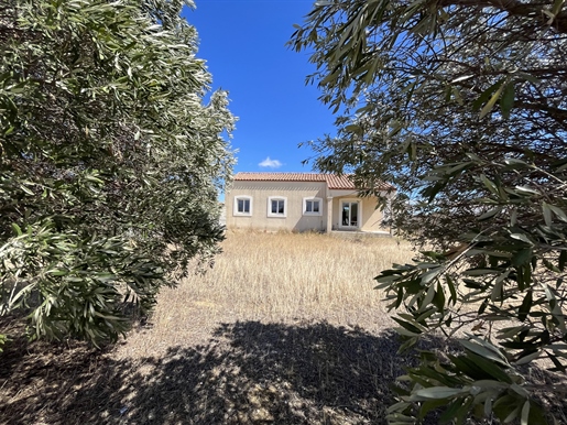 Villa de plain pied avec un grand jardin clos