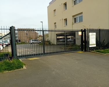 Place de parking sécurisée