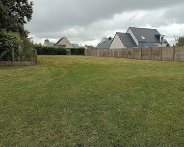 Terrain constructible de 950 m² à Noyal-Pontivy