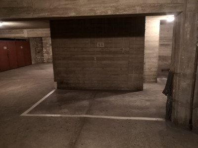 Parking - Garage Location Paris 11e Arrondissement  12m² 55€