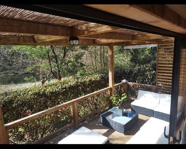 Chalet vue panoramique entre étang et forêt, intimiste sans vis à vis