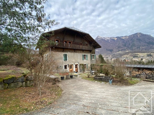 Une captivante propriété de 6 chambres pleine de charme, nichée au bord de la rivière du G