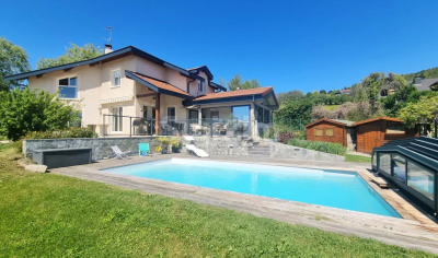 Villa d'architecte de 2003 avec piscine, vue dégagée 