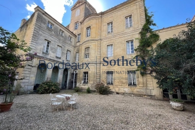 LIBOURNE - HÔTEL PARTICULIER D'EXCEPTION - JARDIN - GARAGES