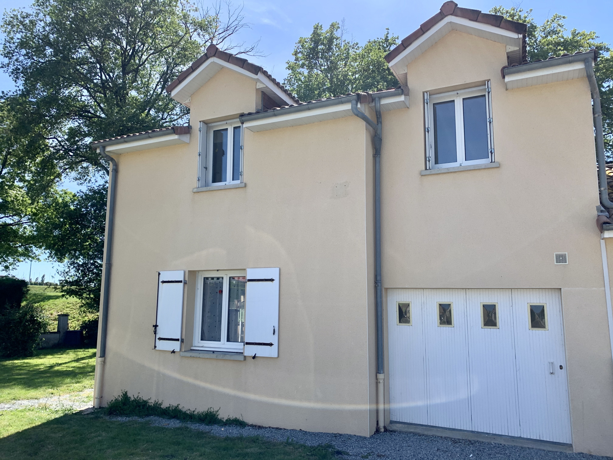 AGREABLE PAVILLON - 3 CHAMBRES - GARAGE 