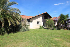 Villa Habas 8 pièce(s) 186m²