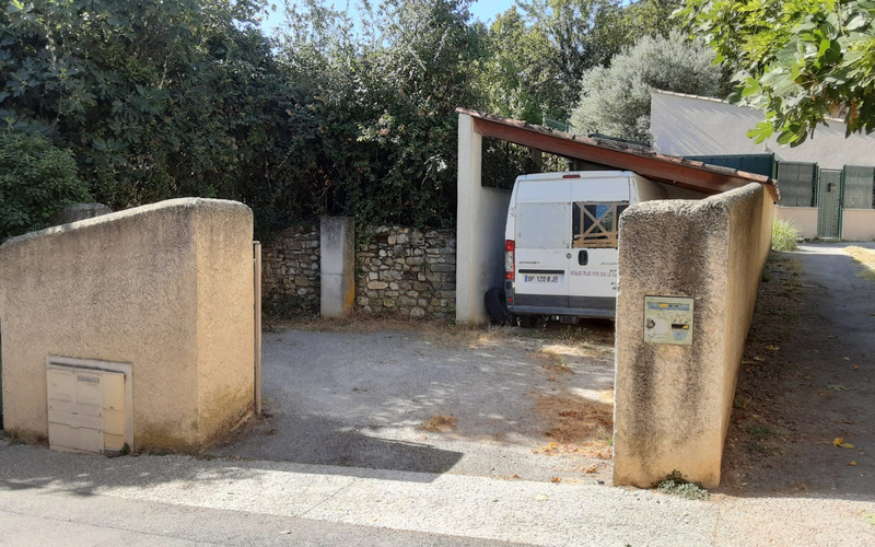 A côté de Forcalquier, à vendre  terrain constructible à 131 000