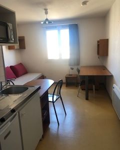 STUDIO MEUBLE de 19.5 m2