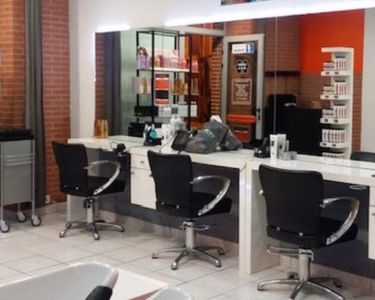 Vends salon de coiffure