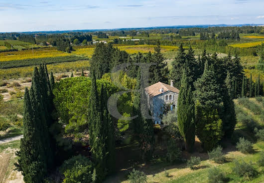 Mas provençal 4 pièces 298 m² 