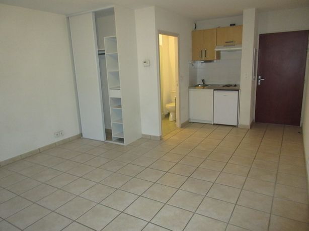 Studio 1 pièce 25 m² 