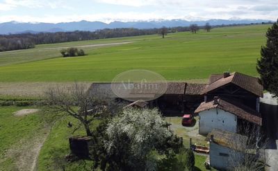 Corps de ferme isolé