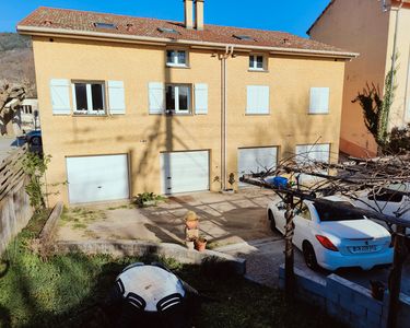 Immeuble de deux duplex (j'en décris 1)