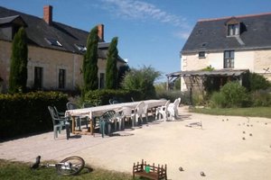 Propriété comprenant une maison et 6 gites - Noyant Villages