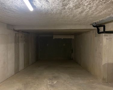 Place de parking sous terrain