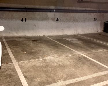 Place parking pontoise (centre ville)