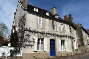 Maison bourgeoise en centre-ville de SAINT YRIEIX LA PERCHE