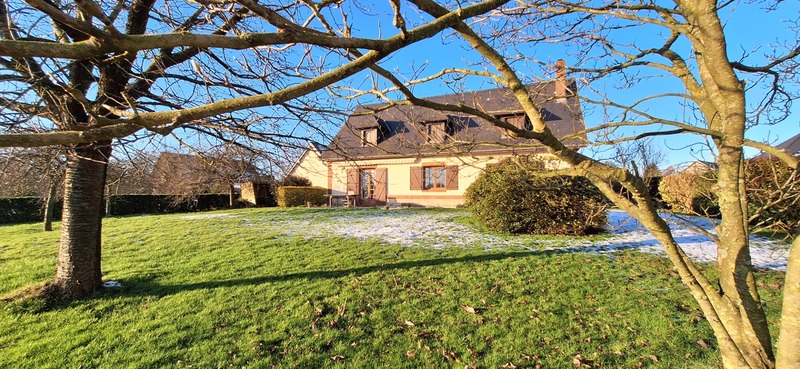 MELAMARE maison P6 de 169 m² - Terrain de 1 590m² - Plain pied - Double garage