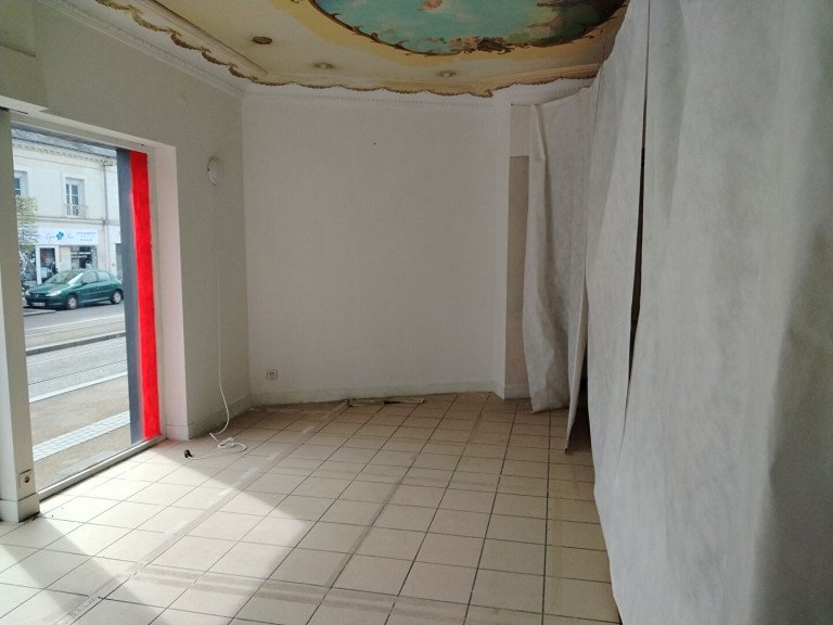 Local commercial 150 m²