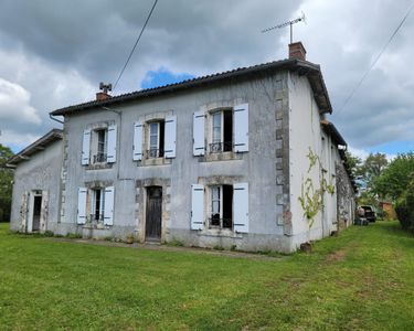 Grande maison de campagne avec grand terrain